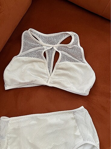40 Beden beyaz Renk Pierre cardin beyaz bikini