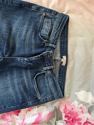 Twist Paçası işlemeli düşük bel skinny jean