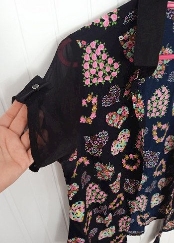 Çiçek Desenli Kısa Kollu V Yaka Kadın Gömlek - Görsel 2