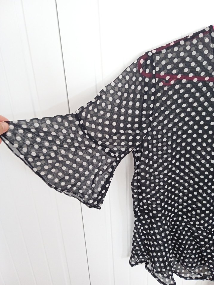 Siyah Puantiyeli Fırfırlı Kadın Bluz - Görsel 3