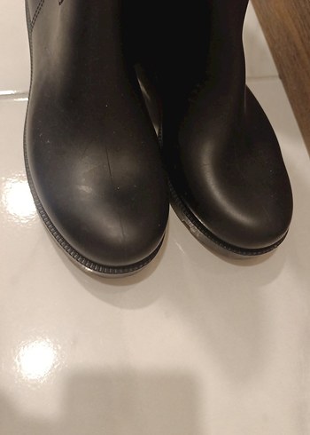 Siyah Yağmur Çizmesi - Görsel 2