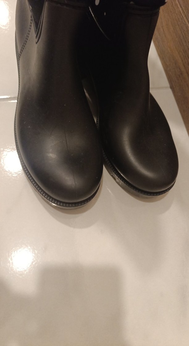 Siyah Yağmur Çizmesi - Görsel 2