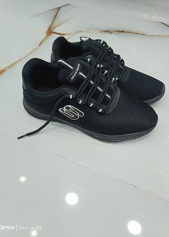 skechers 37