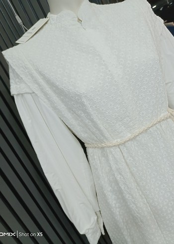 Nakışlı Beyaz Uzun Pamuklu Elbise - Görsel 4