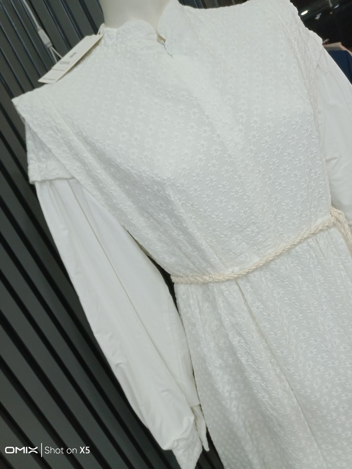 Nakışlı Beyaz Uzun Pamuklu Elbise - Görsel 4