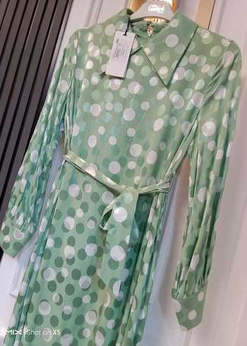 Yeşil Puantiyeli Uzun Kollu Kuşaklı Elbise - Görsel 2