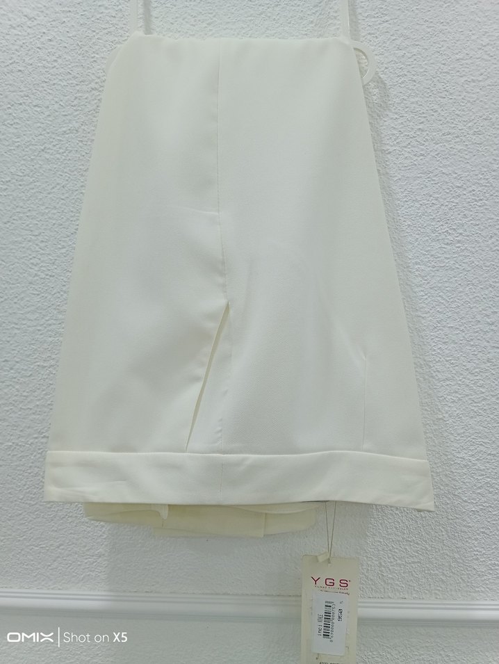 Düğmeli Beyaz Mini Kadın Kumaş Pantolon - Görsel 2