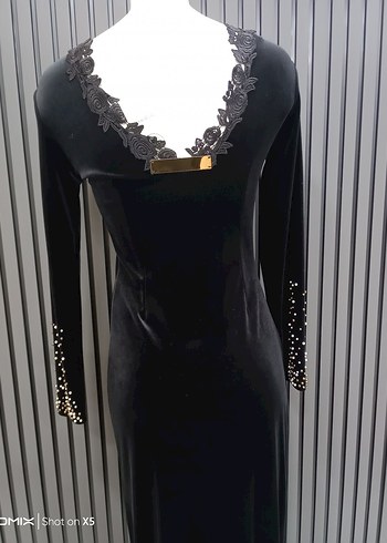 Siyah Pul Detaylı Uzun Abiye Elbise - Görsel 2