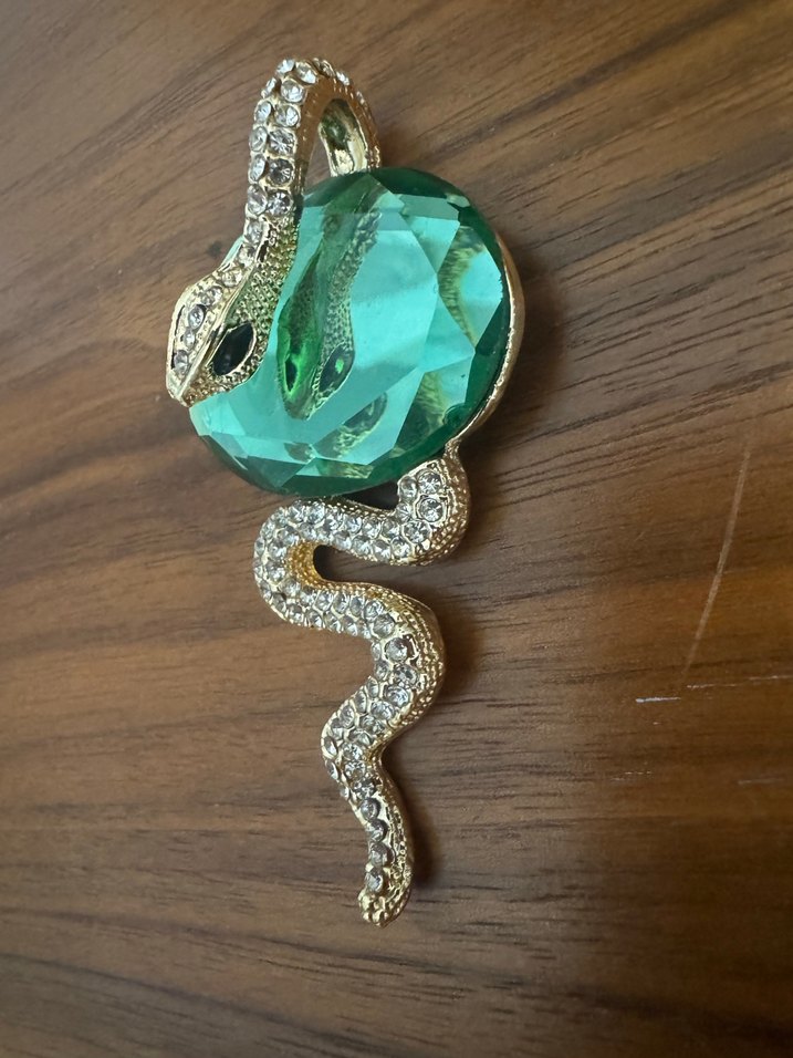 Payetli Turkuaz Yılan Desenli kolye ucu - Görsel 2