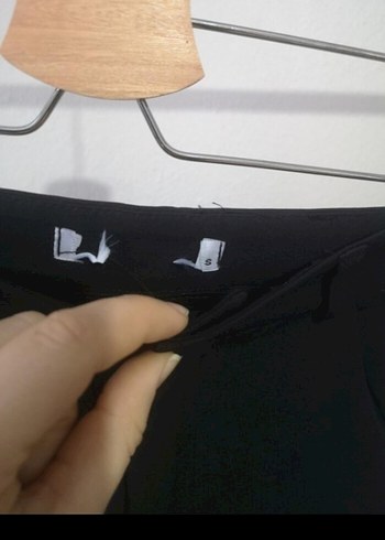 Diğer Beyaz Çizgili Siyah Kadın Kumaş Pantolon