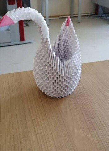 Kağıttan kuğu origami