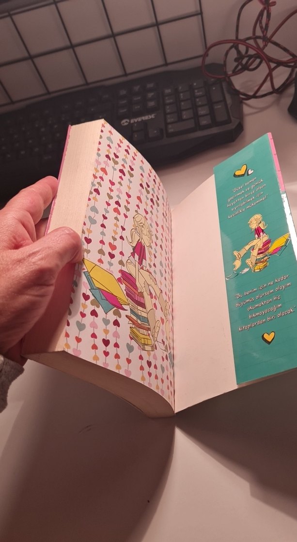 Üsütük Kızın Günlüğü - Yeni Bir Hayat - Görsel 3