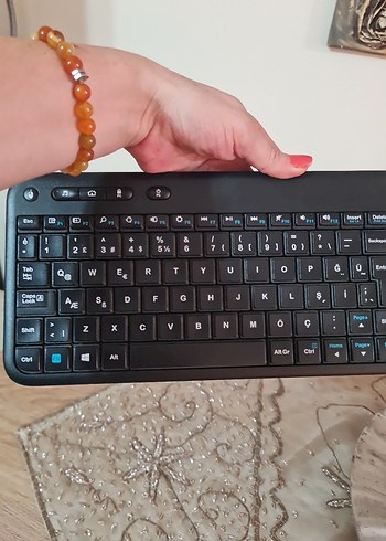 Logitech Kablosuz Siyah Klavye - Görsel 3