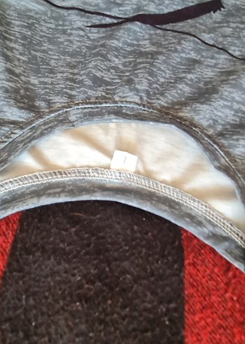 Gri Baskılı Uzun Kollu Tişört - Görsel 3