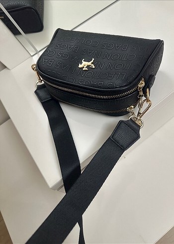 Beden Kadın Siyah Deri Fermuarlı Çapraz Çanta