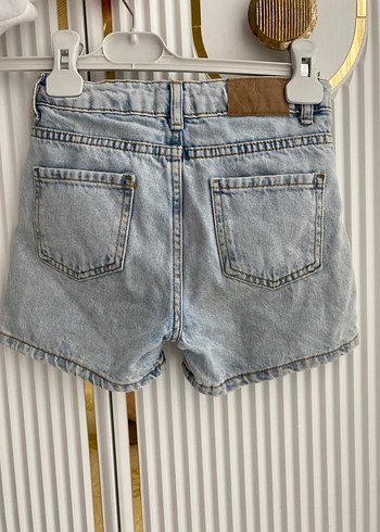 Taşlı Bağlama Desenli Gri Denim Şort - Görsel 2