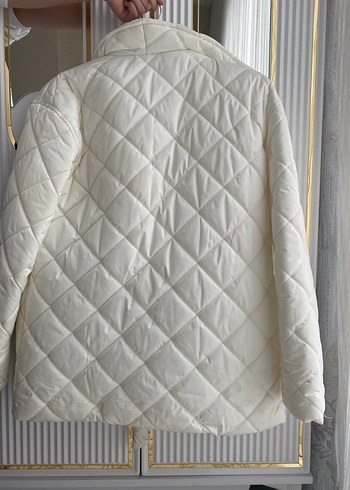 Beyaz Tüylü Kadın Mont - Görsel 2