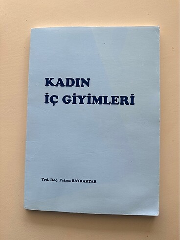 Hiç kullanılmamış kadın iç giyimleri kitapları