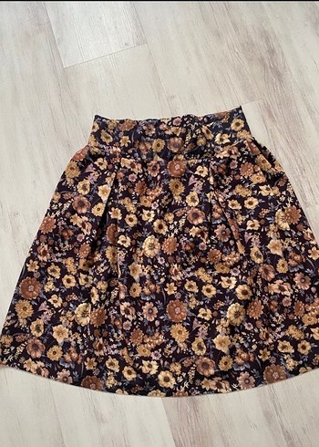 Düğmeli Kahverengi Çiçekli Mini Etek - Görsel 2