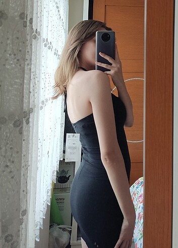 Trendyol & Milla Modda siyah boyundan bağlamalı likralı fitilli elbise