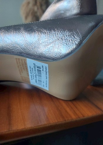 Gri Yılan Desenli Metal Stiletto Topuklu Kadın Ayakkabı - Görsel 5