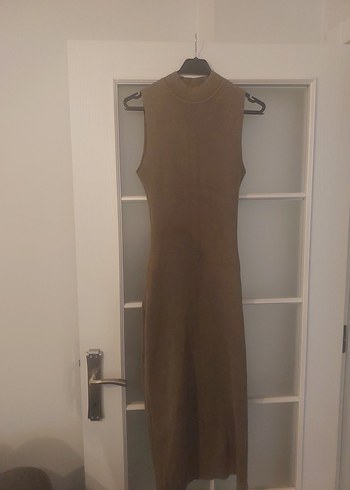 Gri Yüksek Yakalı Kolsuz Uzun Elbise - Görsel 2