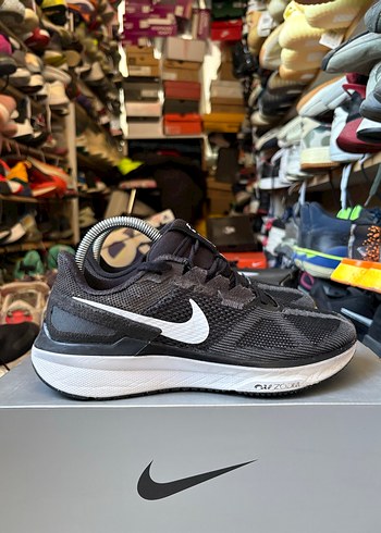 Nike Air Zoom Structure 25