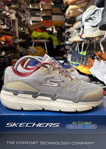 Skechers 42