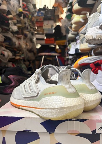Adidas Ultraboost 22 - Görsel 4