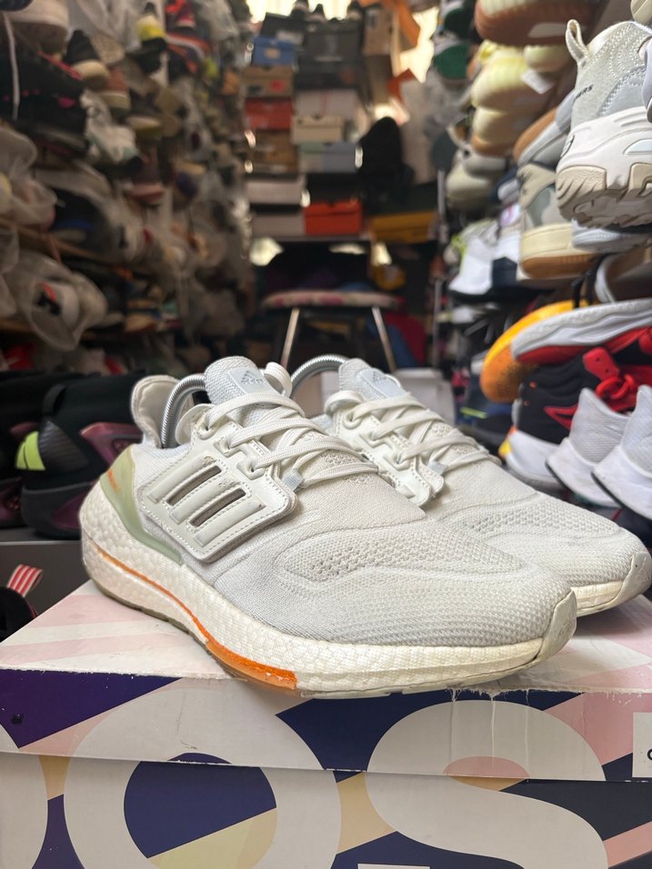 Adidas Ultraboost 22 - Görsel 2