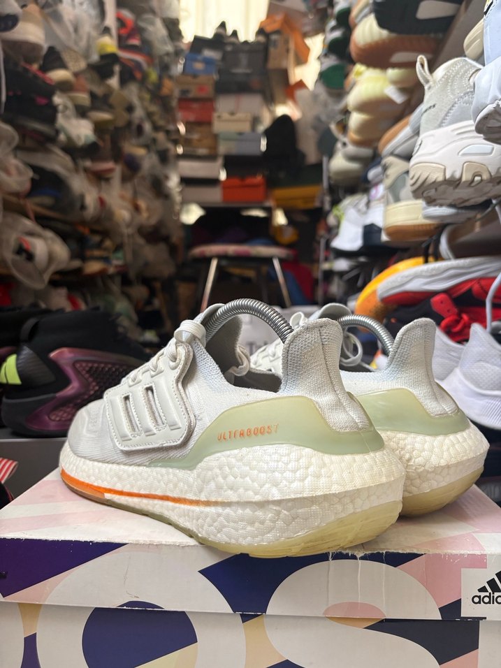 Adidas Ultraboost 22 - Görsel 4