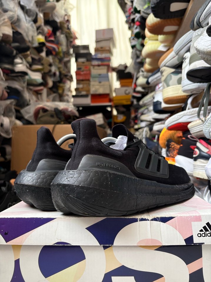 Adidas Ultraboost Light - Görsel 3