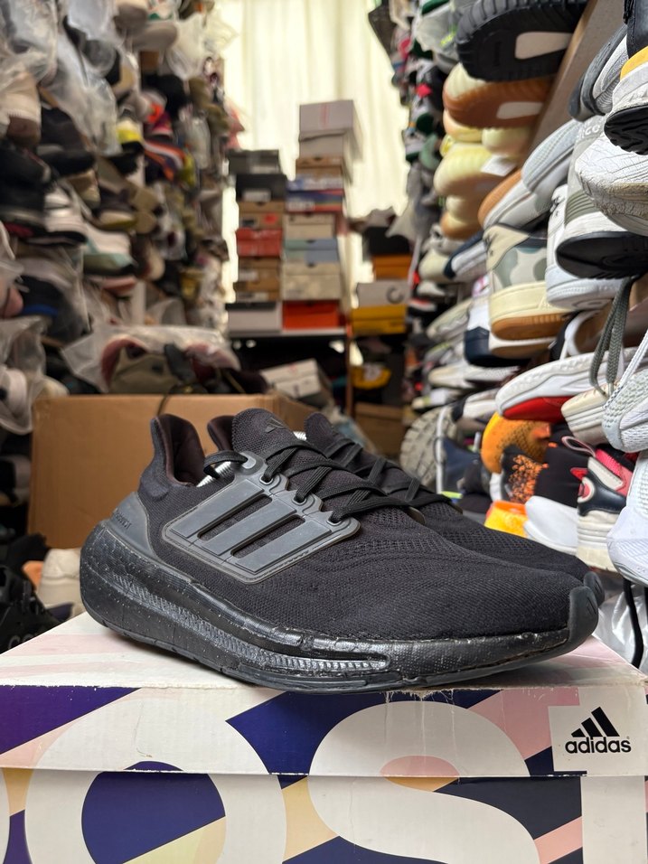 Adidas Ultraboost Light - Görsel 2