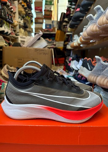 Nike Zoom Fly 3