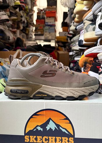 Skechers 40