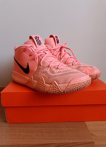 39 Beden Nike Kyrie 4 Atomic Pink