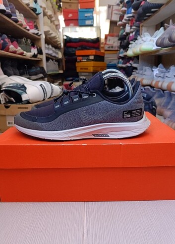 Nike Air Zoom Pegasus 35 Shield