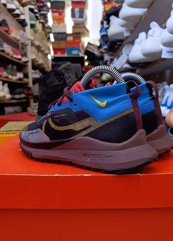 36,5 Beden siyah Renk Nike React Pegasus Trail 4 Goretex