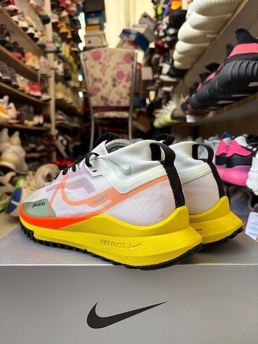 43 Beden beyaz Renk Nike React Pegasus Trail 4 Goretex