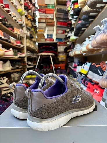 38 Beden Skechers Summit