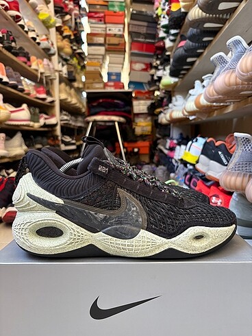 Nike Cosmic Unıty
