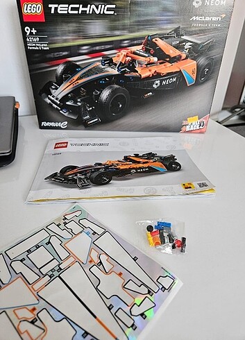 LEGO Neon McLaren Formula E Team - Görsel 6