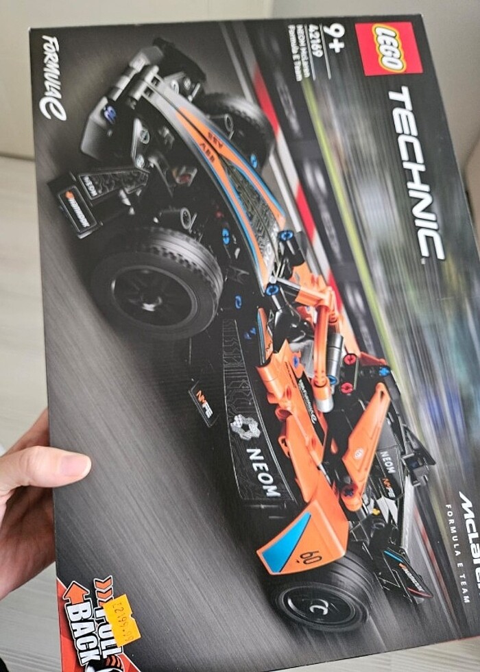 LEGO Neon McLaren Formula E Team - Görsel 5