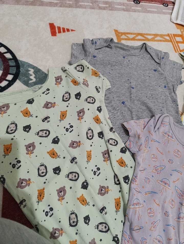 Gri Örgü Pamuklu Kısa Kollu Bebek Body - Görsel 3