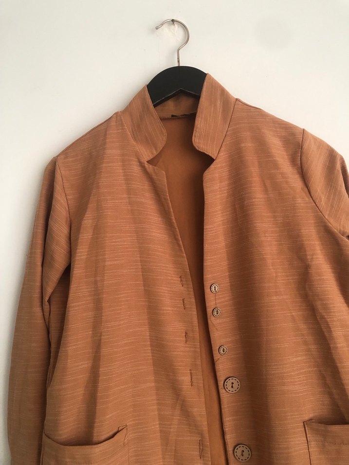 Bej Düğmeli uzun bayan ceket - Görsel 3