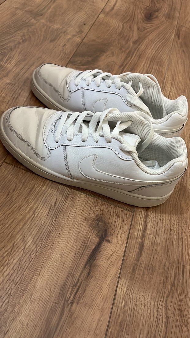 Beyaz Bağcıklı Kadın Nike Spor Ayakkabı - Görsel 2