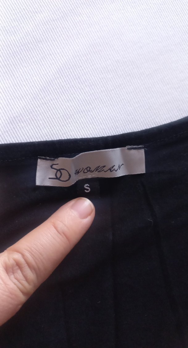 siyah Üst ve Pilili Beyaz Midi Elbise - Görsel 4