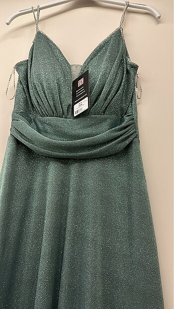 Yeşil simli elbise - Görsel 3