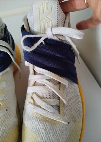 42 Beden beyaz Renk Nike Beyaz ve Sarı Basketbol Ayakkabısı