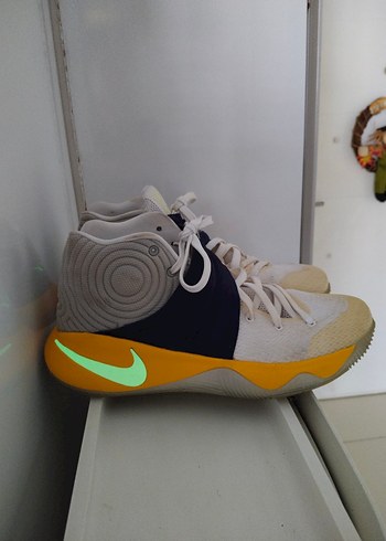 Nike Nike Beyaz ve Sarı Basketbol Ayakkabısı